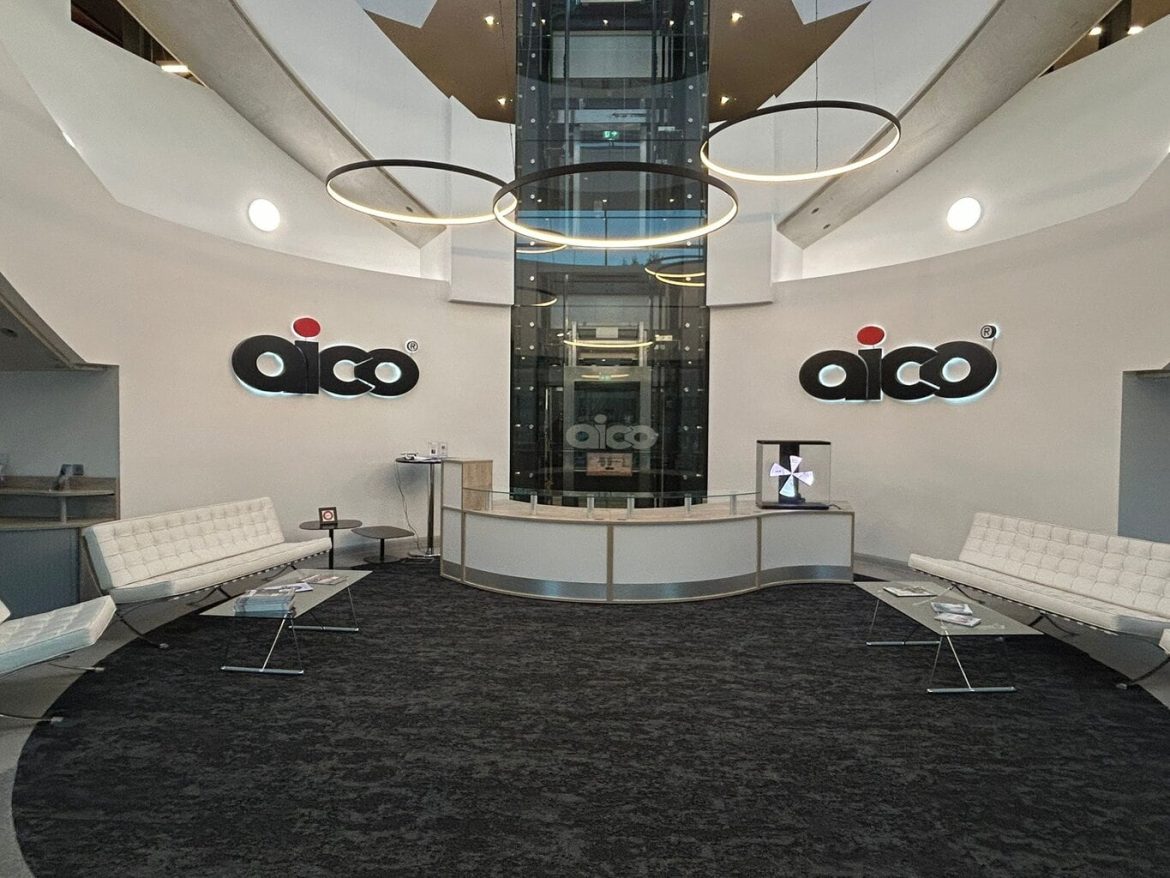 Reception desk for large office